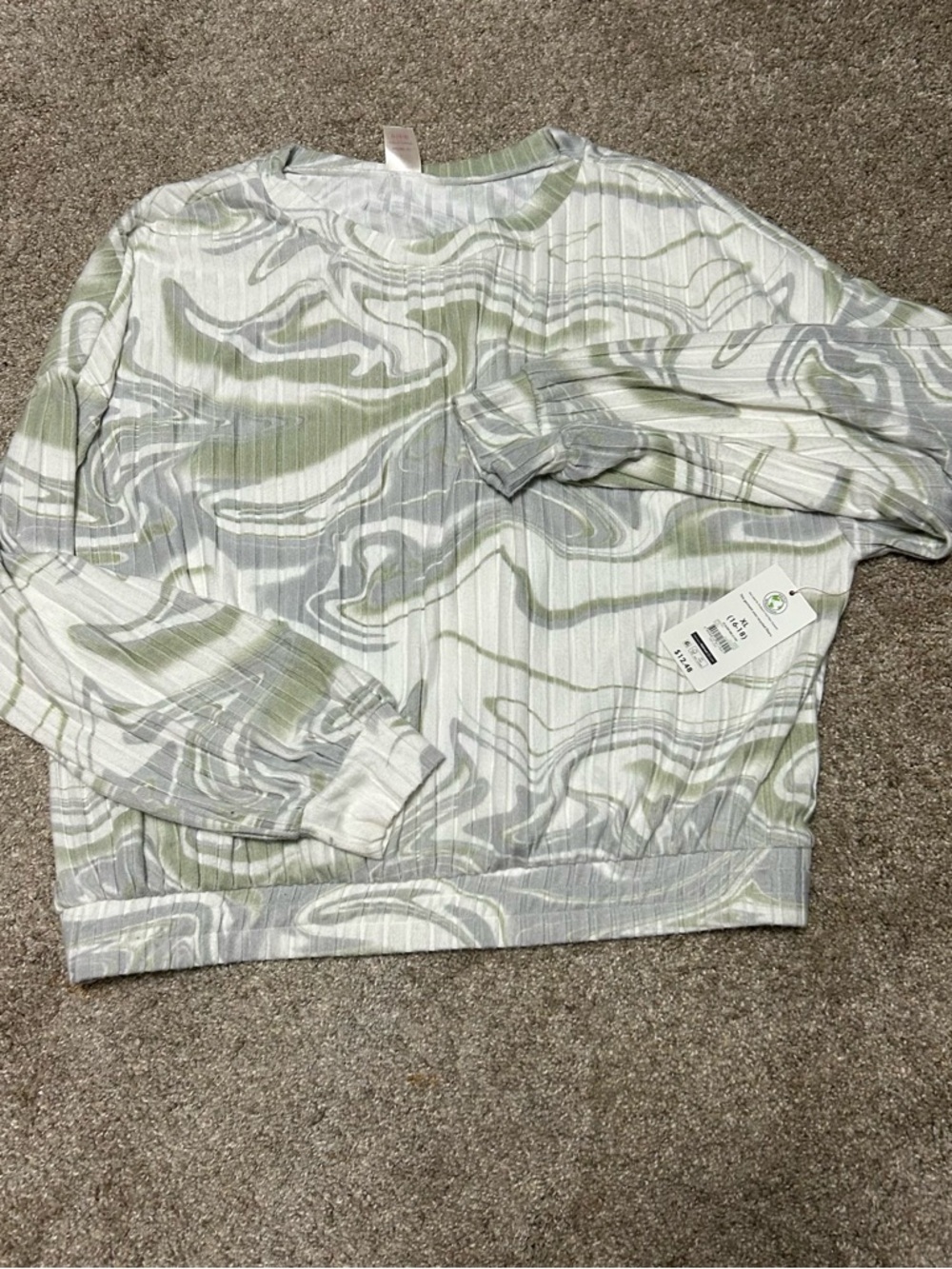 3/$10 White Top with Light Green and Gray swirls
